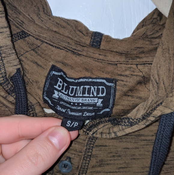 Long sleeve sweater with hood - Picture 3 of 4